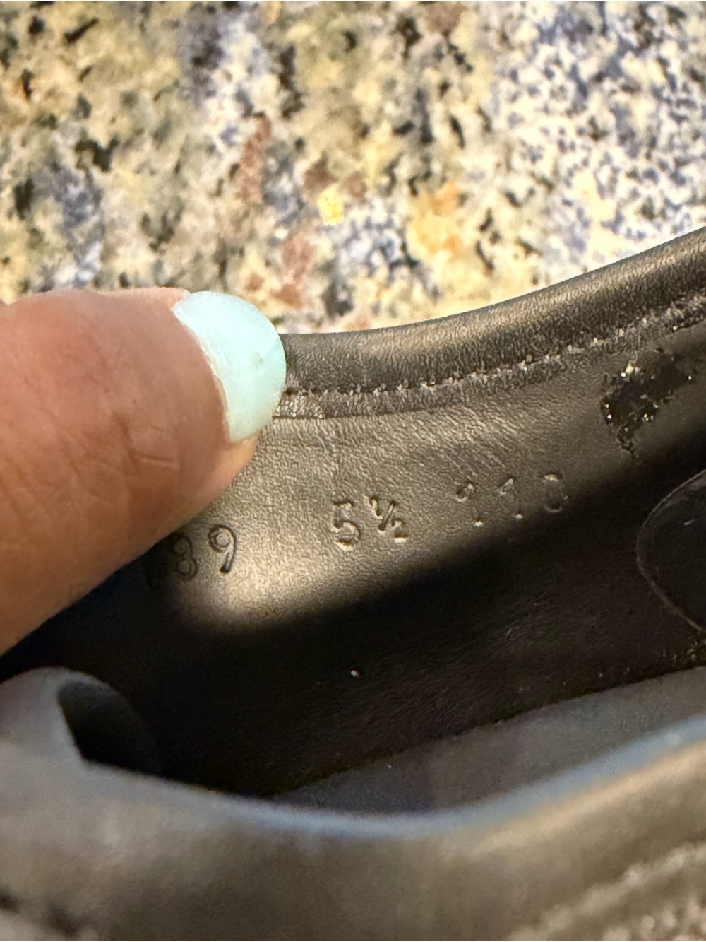 Gucci Black GG Canvas Low-Top Sneakers - Picture 11 of 13